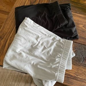 2 pairs of OS NWOT buttery soft leggings